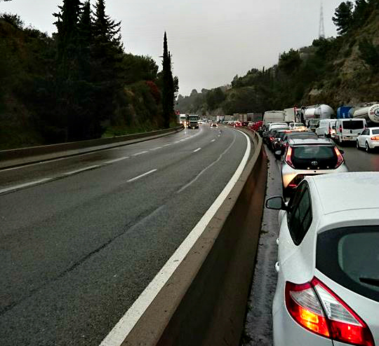 bouchon A8 accident 